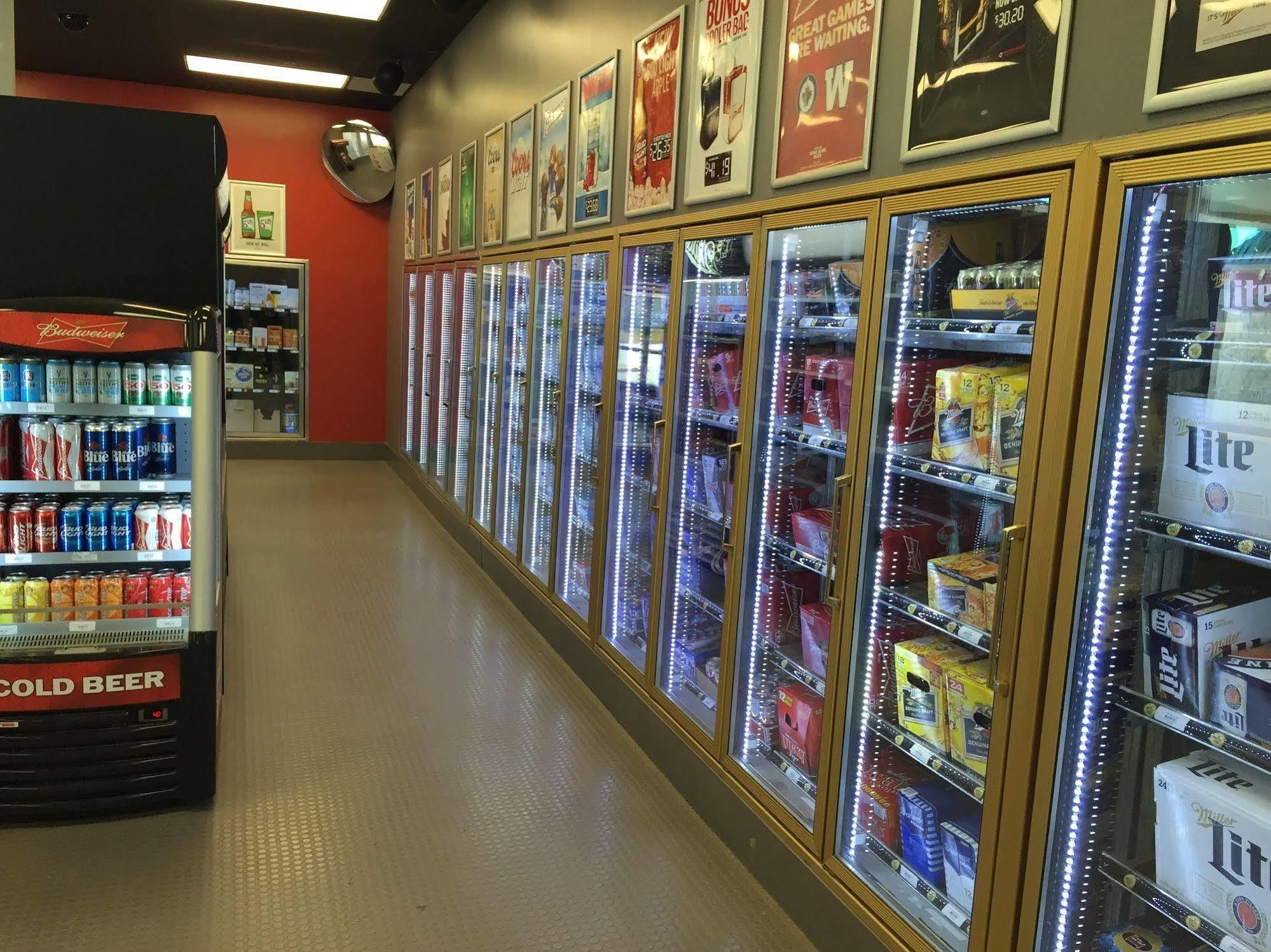 Canad Inns Destination Centre Transcona Winnipeg Kültér fotó